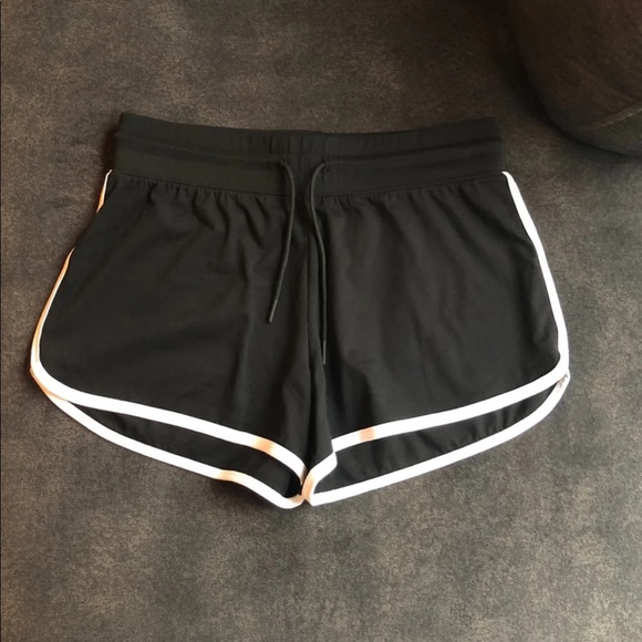 Alphalete Curve Shorts - Picture 2 of 8